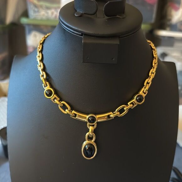 Monet 80’s Signed Rare Black Cabochon Chocker Gold Tone Statement Necklace. - Picture 1 of 8